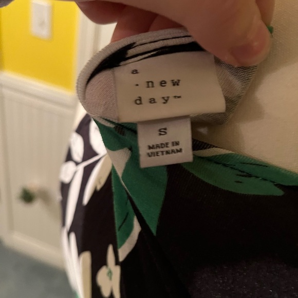 A New Day Floral Mini Wrap Dress Size Small In Black White and Green - Picture 5 of 5